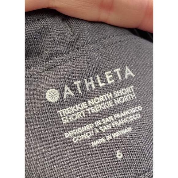 Athleta Trekkie North Short Black Size 6 - Picture 3 of 4